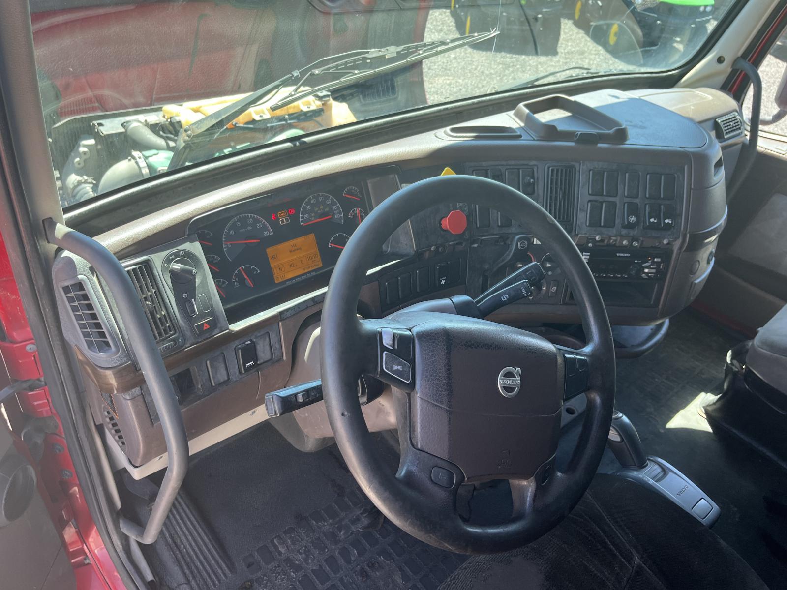 ./imagenes/INVOICE/2019/16570/VOLVO VNL64T670 (3).JPG